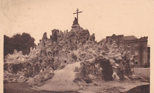 Ancienne vue du sanctuaire et des rocailles du Calvaire de Jolimont