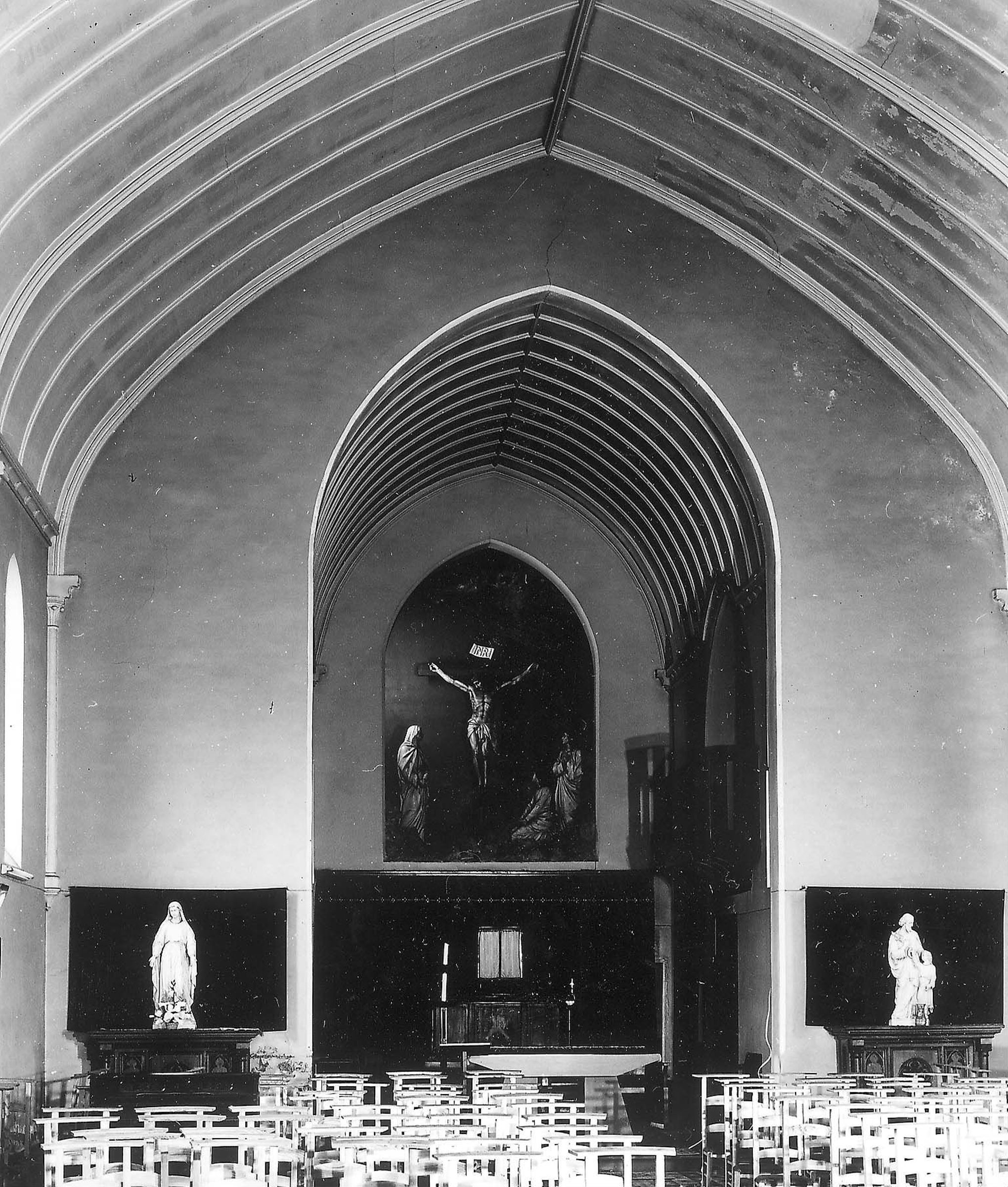Calvaire installé dans le chœur de l'église de Longtain en 1972